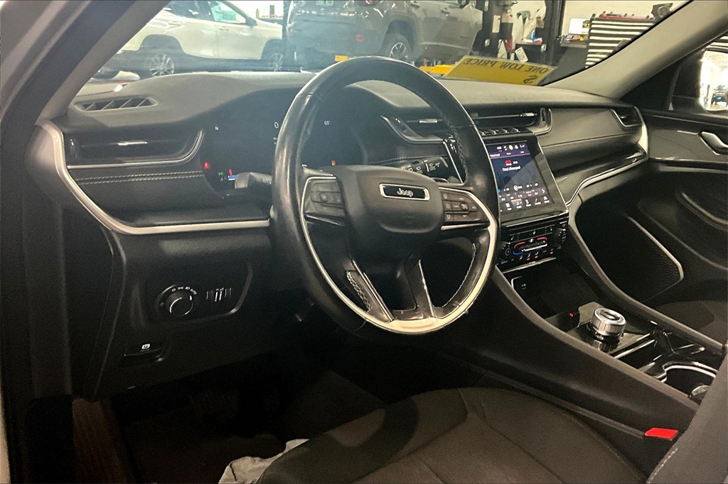 2021 Jeep Grand Cherokee L Laredo - Photo 8