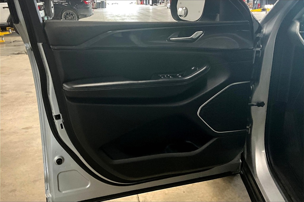 2021 Jeep Grand Cherokee L Laredo - Photo 9