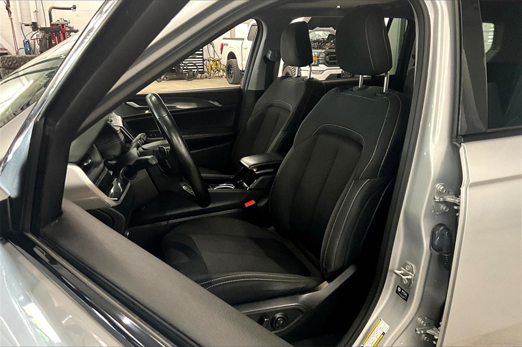 2021 Jeep Grand Cherokee L Laredo - Photo 10