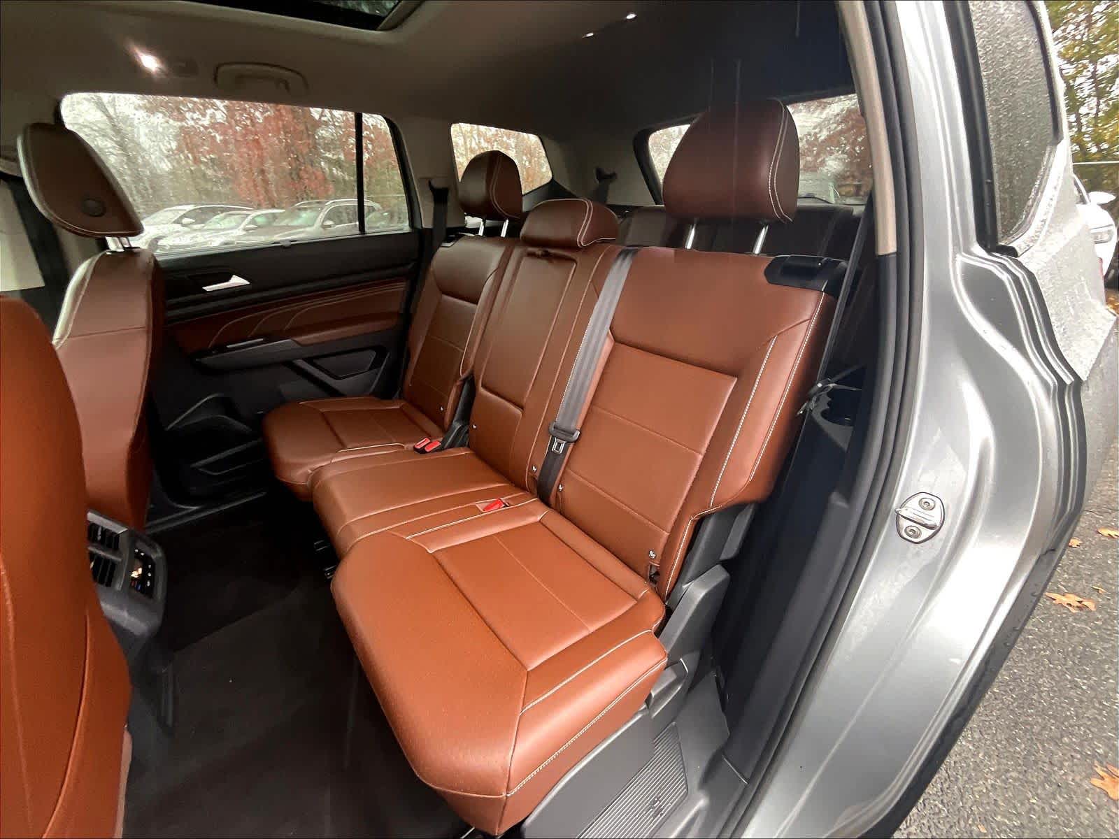 2023 Volkswagen Atlas 3.6L V6 SEL - Photo 15