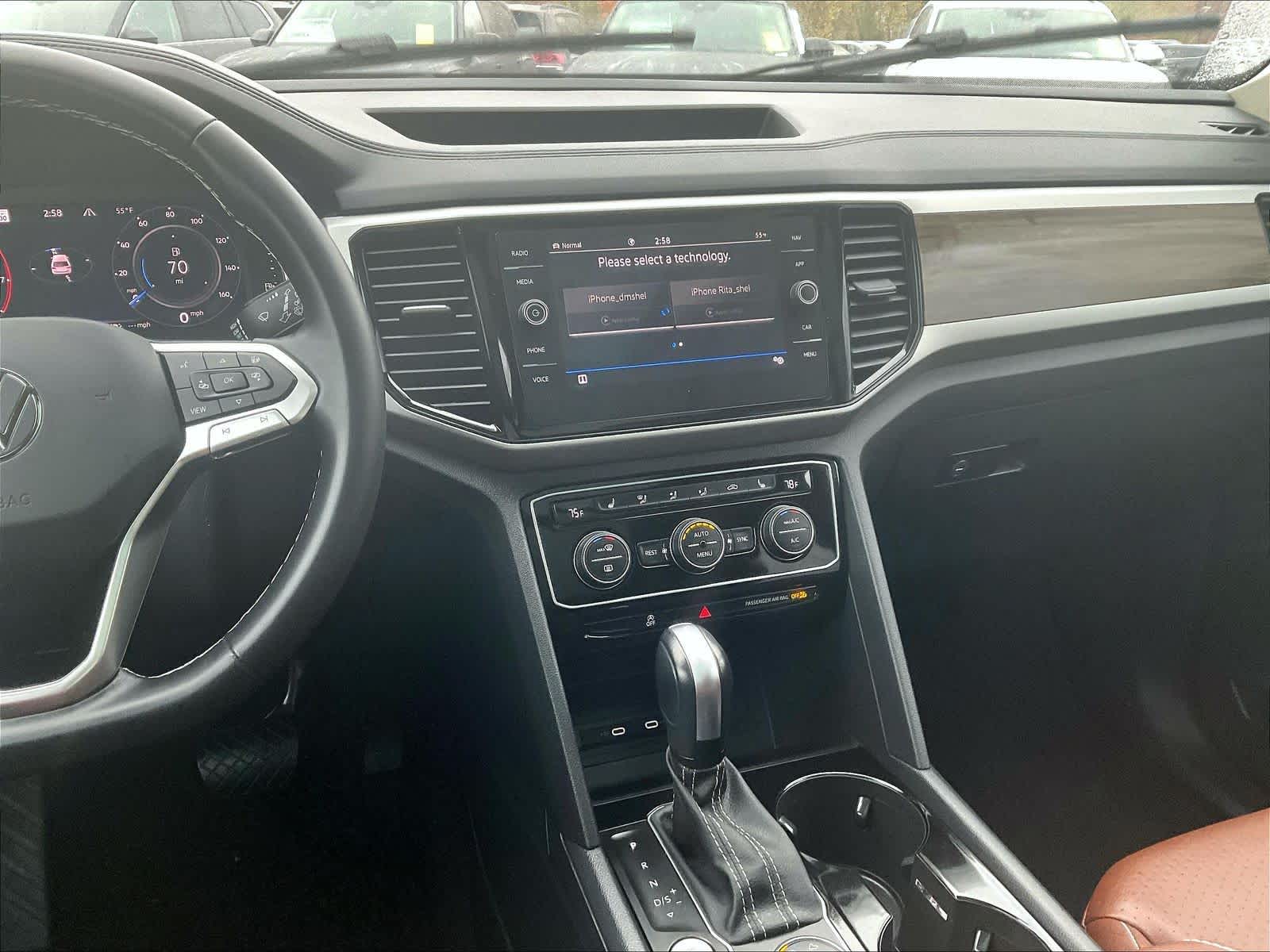 2023 Volkswagen Atlas 3.6L V6 SEL - Photo 19