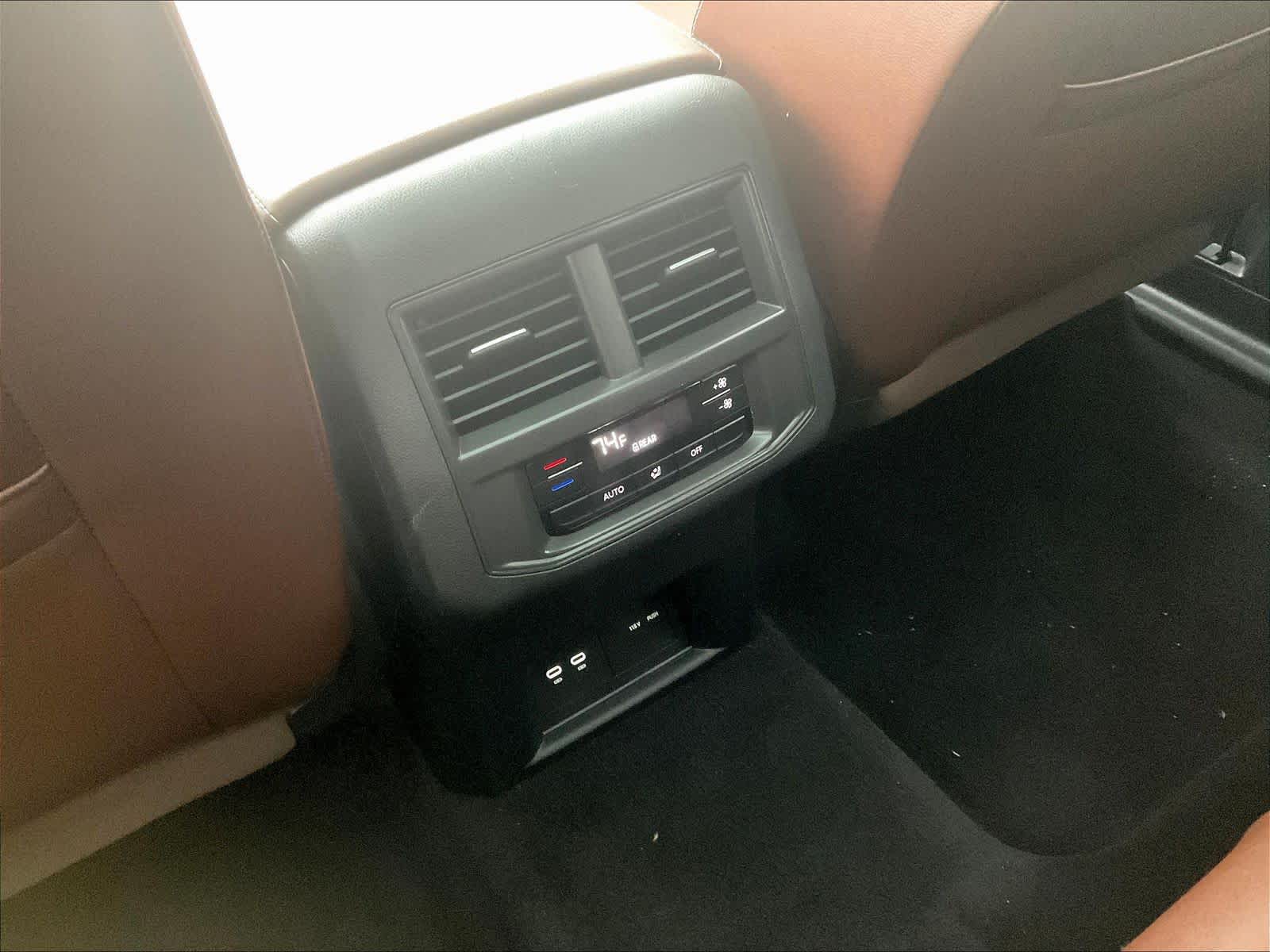 2023 Volkswagen Atlas 3.6L V6 SEL - Photo 28