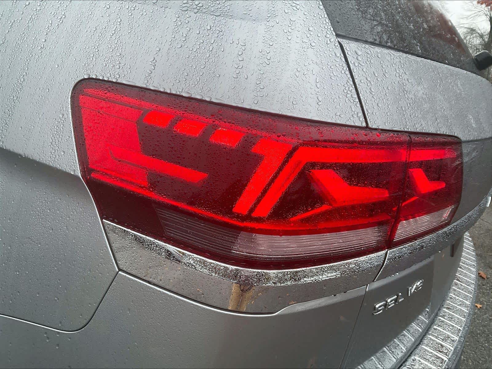 2023 Volkswagen Atlas 3.6L V6 SEL - Photo 34