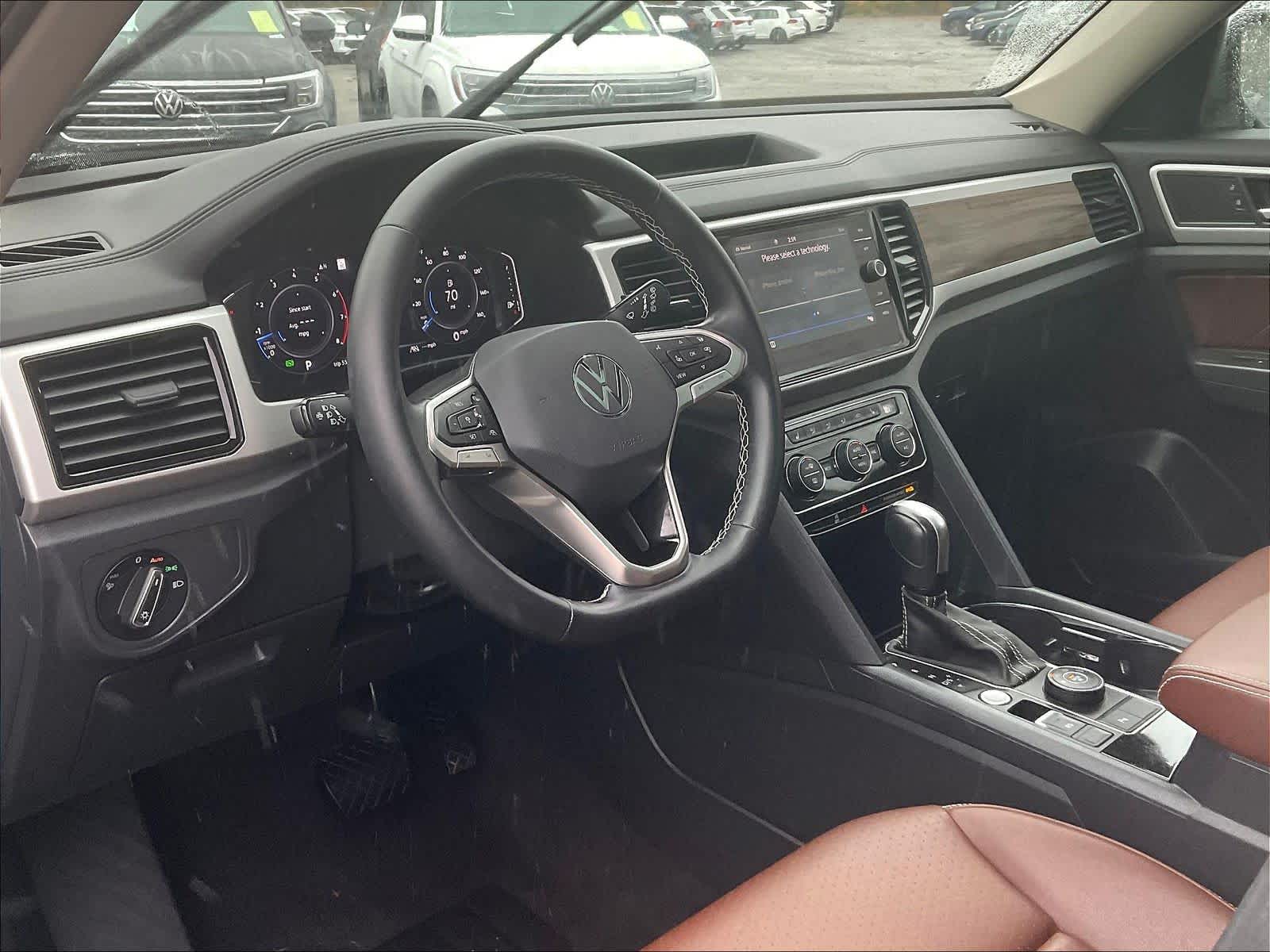 2023 Volkswagen Atlas 3.6L V6 SEL - Photo 8