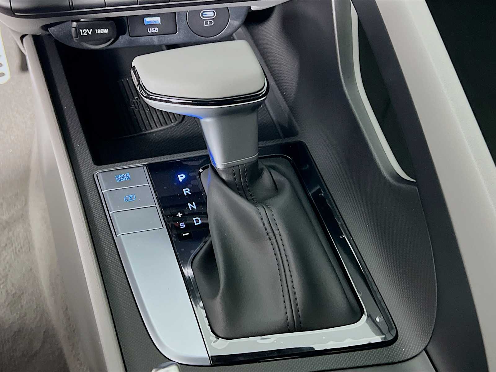 2025 Hyundai Elantra SEL Sport - Photo 11