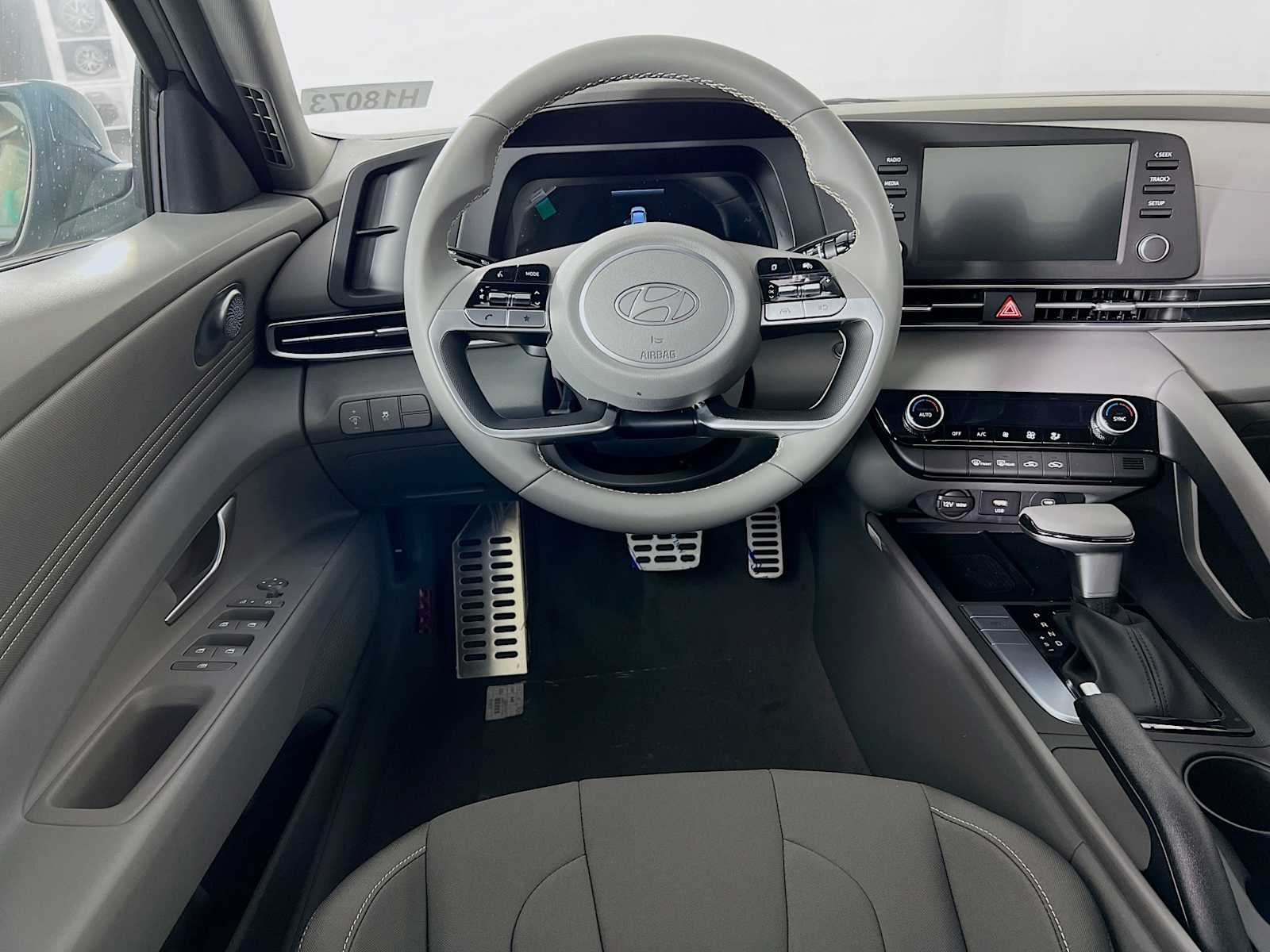 2025 Hyundai Elantra SEL Sport - Photo 14