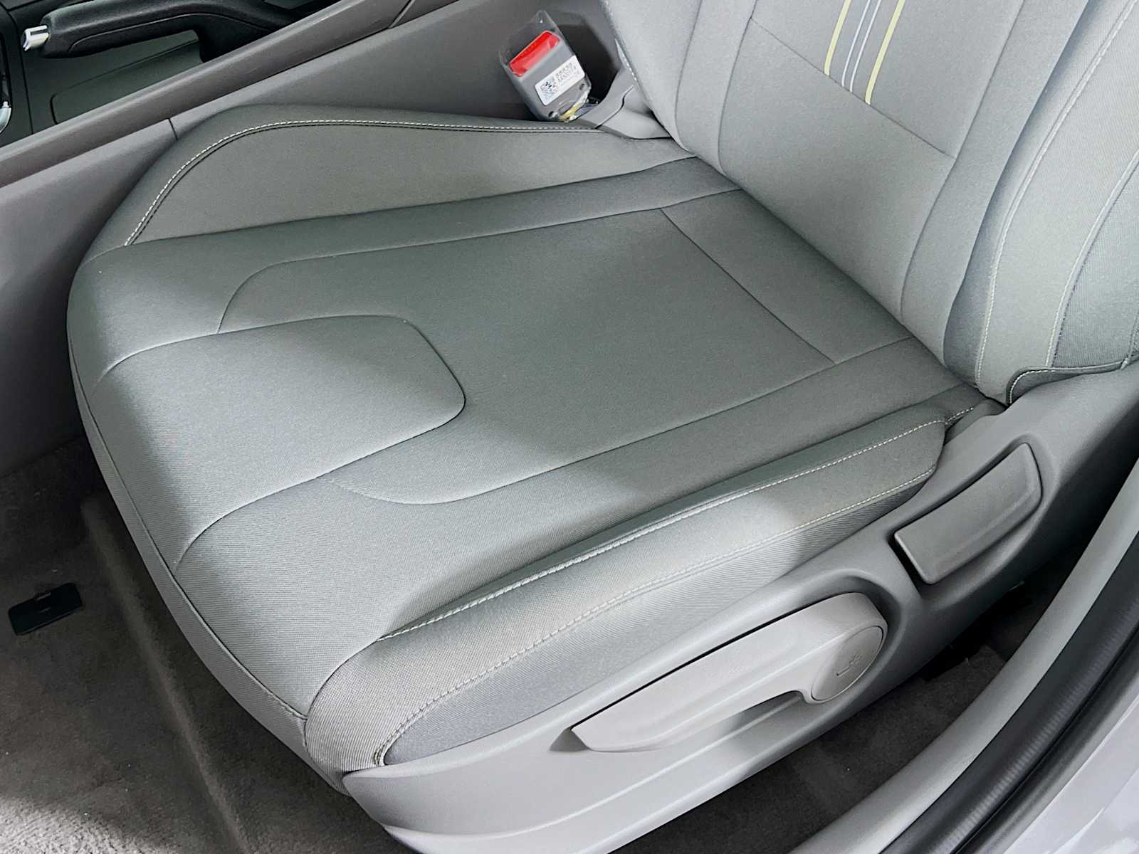 2025 Hyundai Elantra SEL Sport - Photo 16