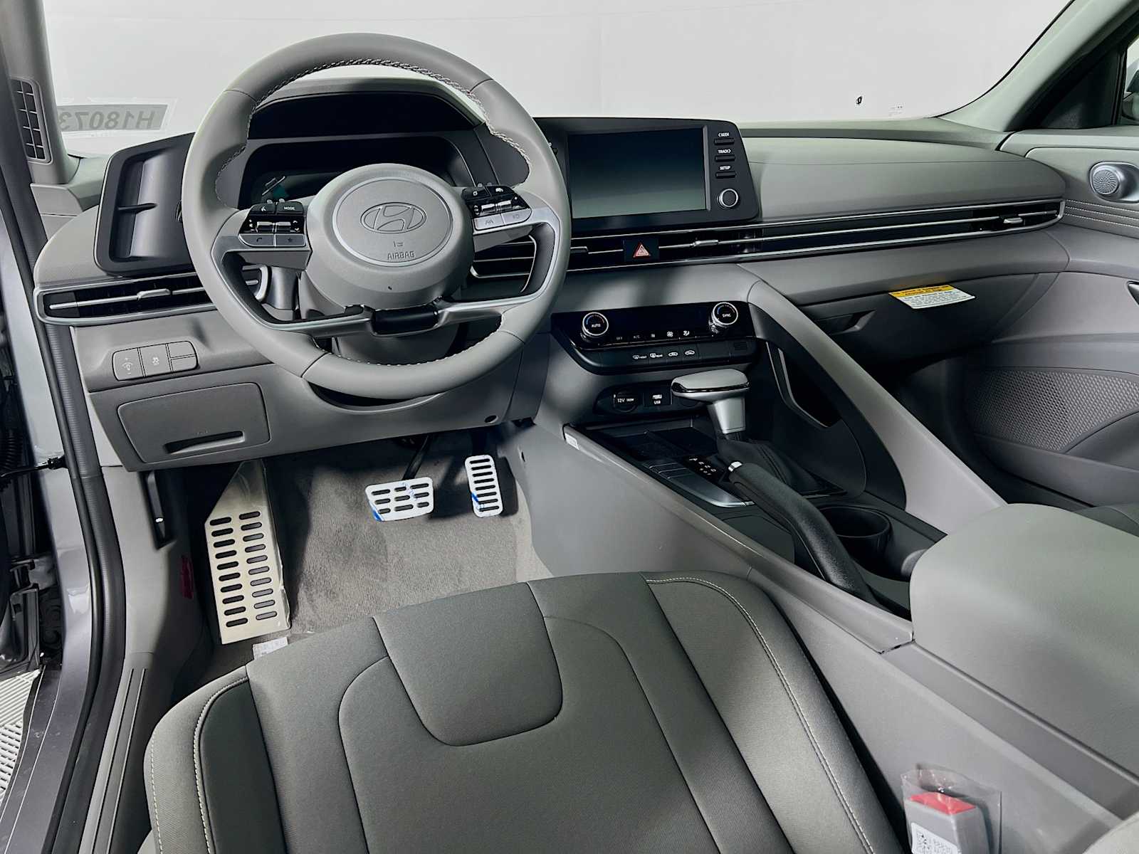 2025 Hyundai Elantra SEL Sport - Photo 6