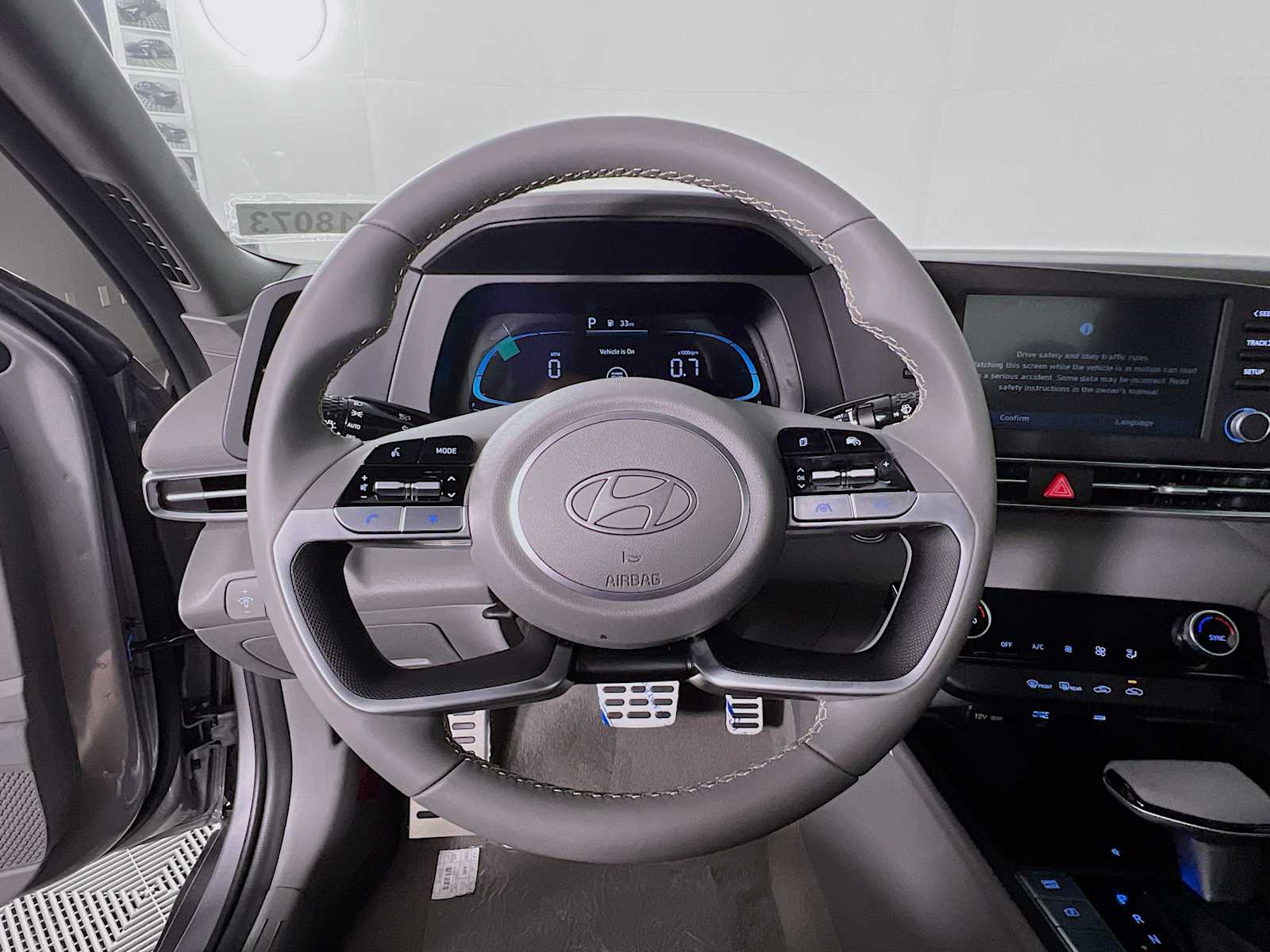 2025 Hyundai Elantra SEL Sport - Photo 7