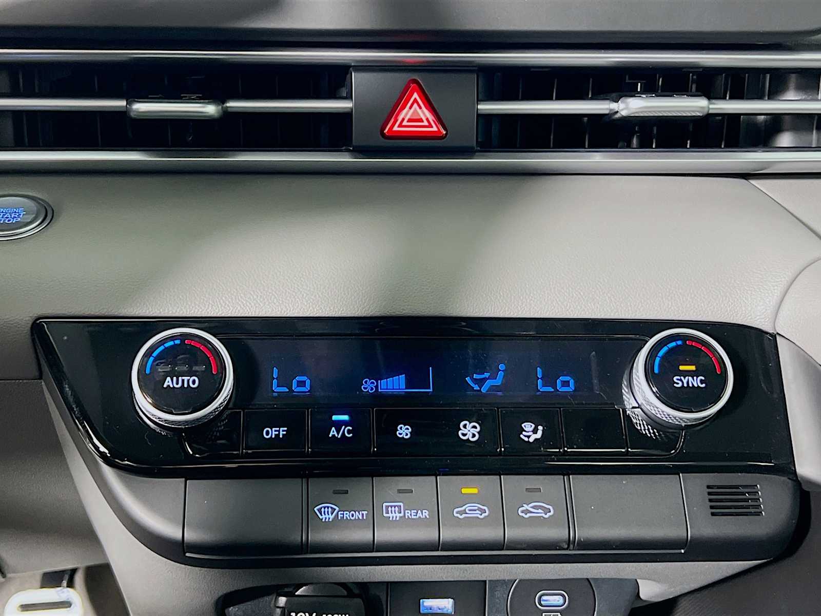 2025 Hyundai Elantra SEL Sport - Photo 10