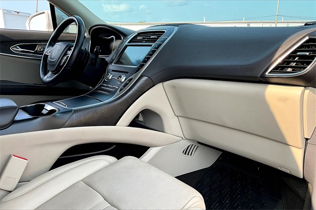 2019 Lincoln Nautilus Reserve - Photo 13