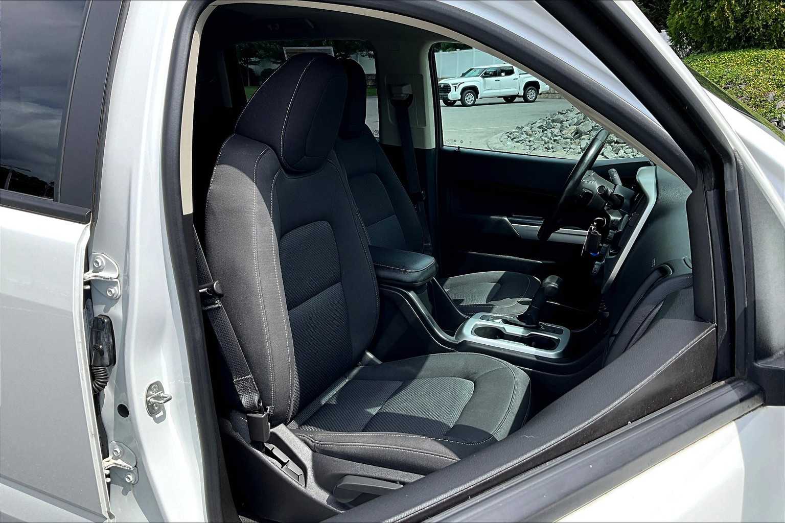 2021 Chevrolet Colorado 4WD LT - Photo 11