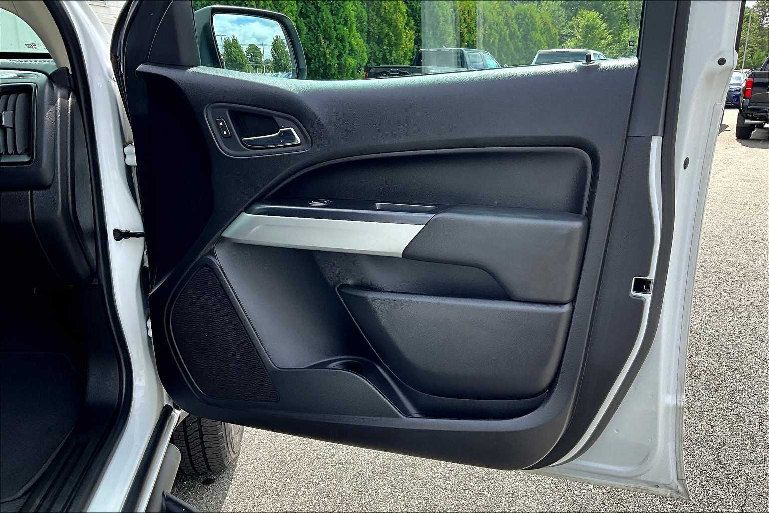 2021 Chevrolet Colorado 4WD LT - Photo 12