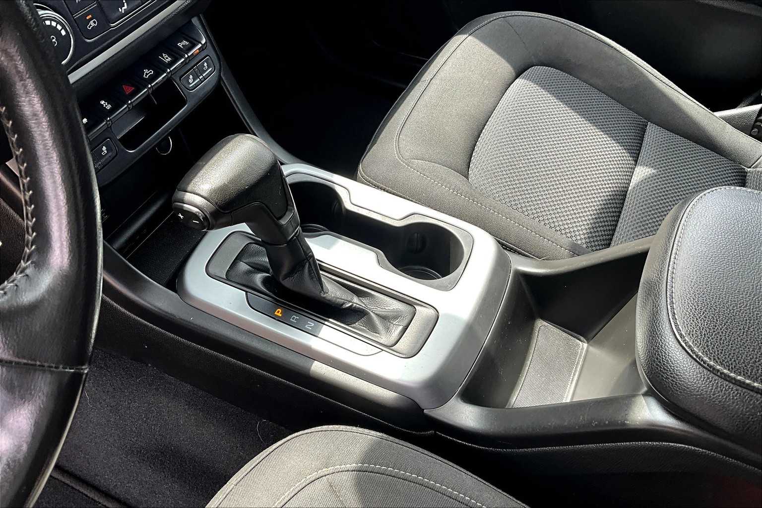 2021 Chevrolet Colorado 4WD LT - Photo 20