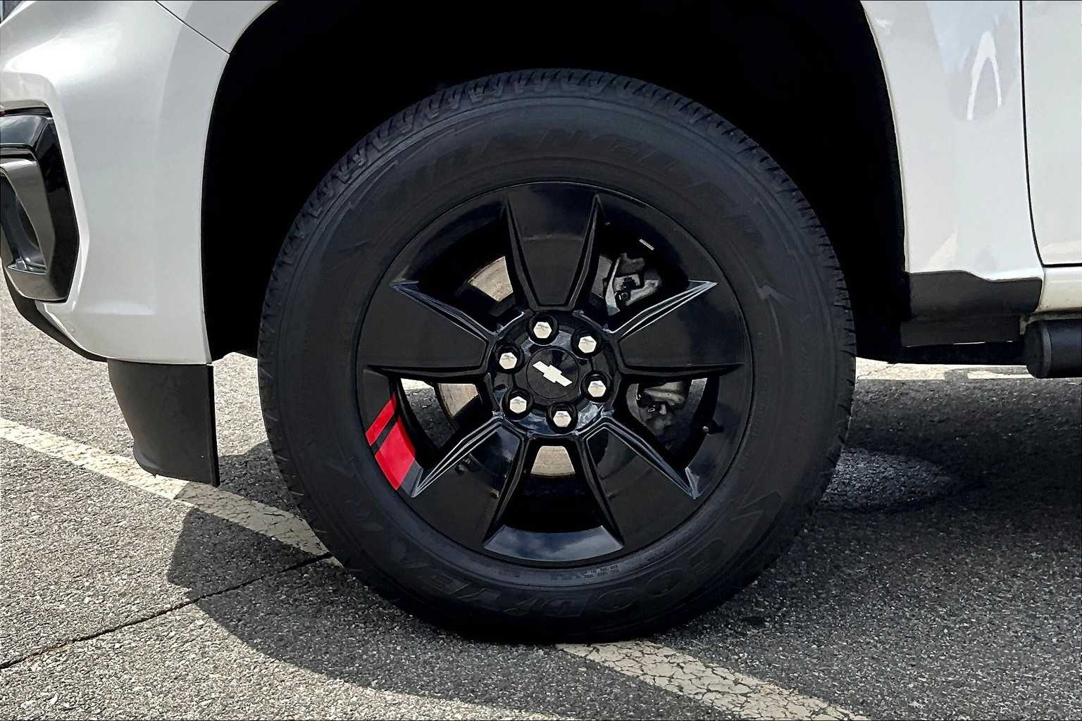 2021 Chevrolet Colorado 4WD LT - Photo 7