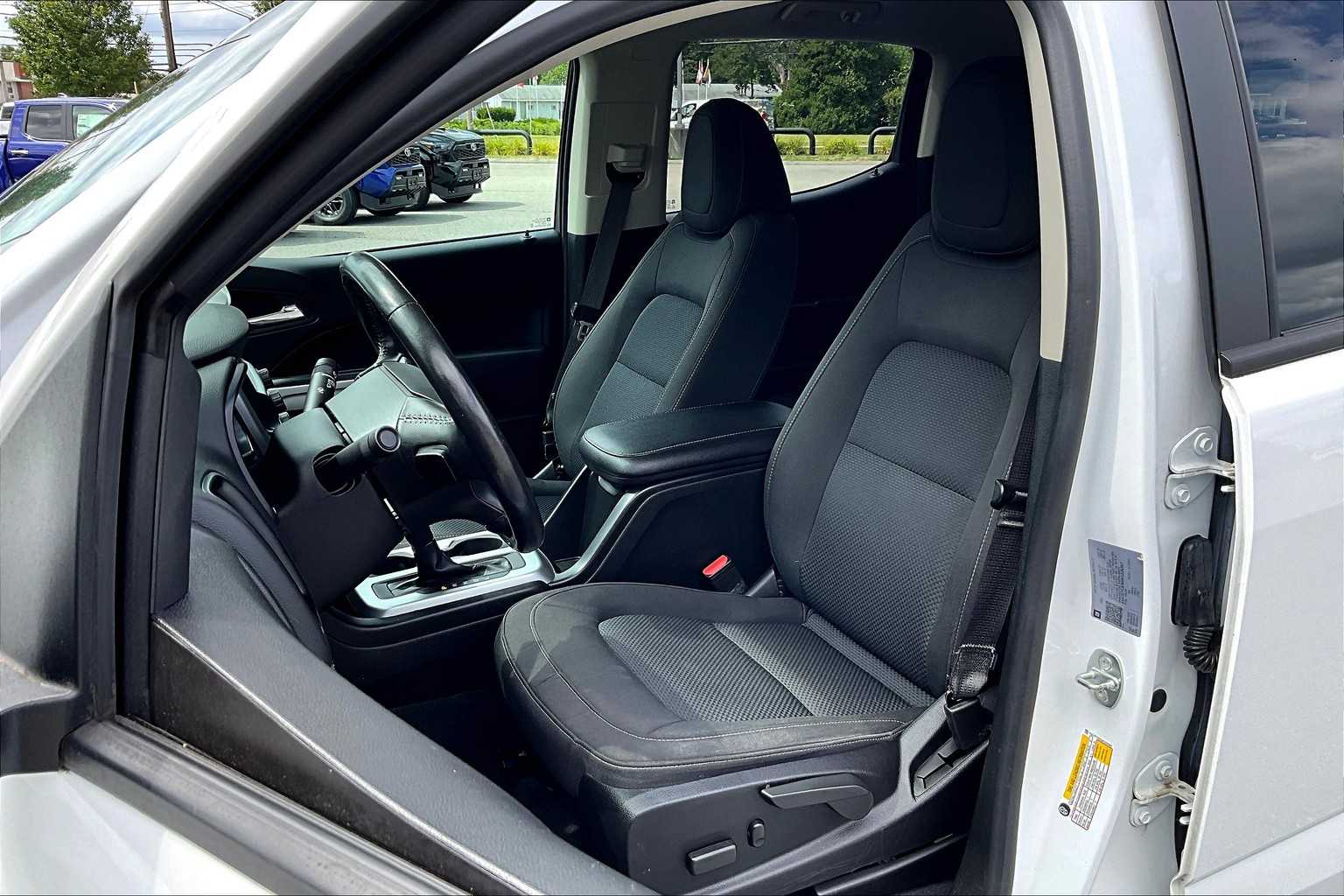 2021 Chevrolet Colorado 4WD LT - Photo 10