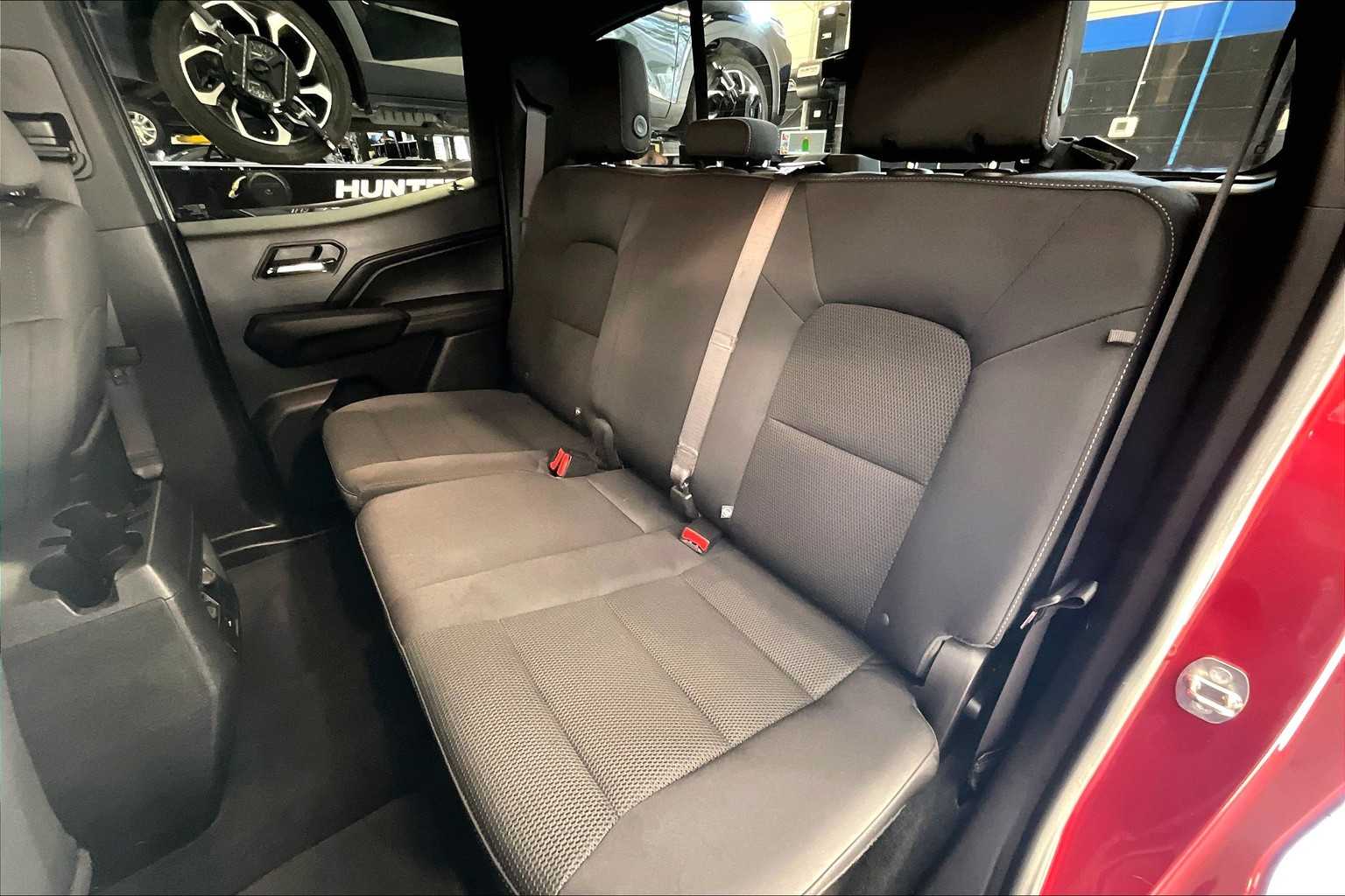 2023 Chevrolet Colorado 4WD LT - Photo 15
