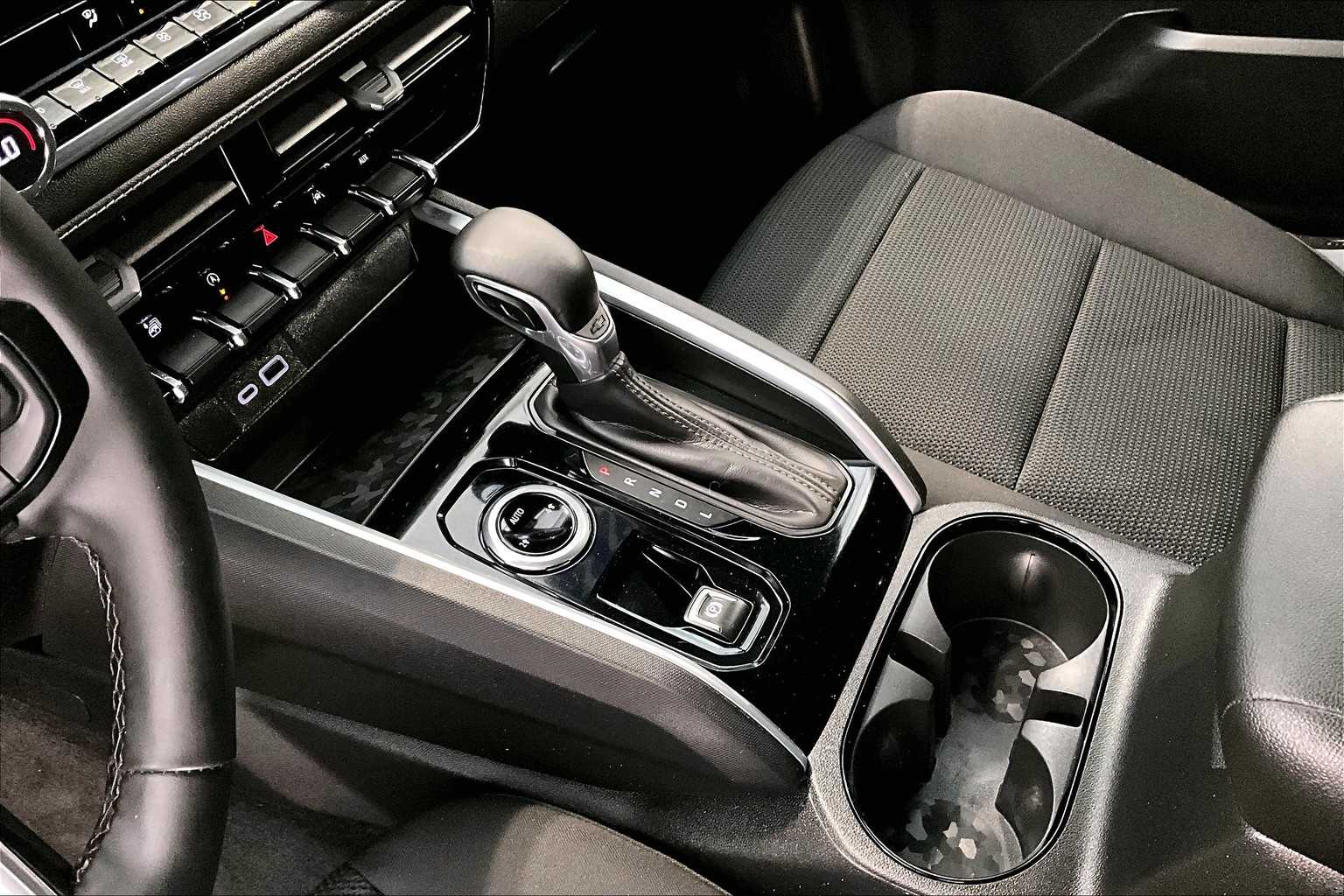 2023 Chevrolet Colorado 4WD LT - Photo 20
