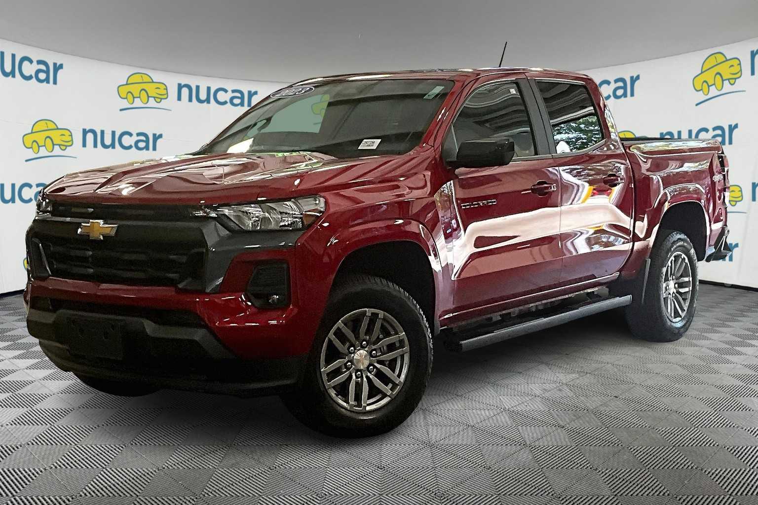 2023 Chevrolet Colorado 4WD LT - Photo 3