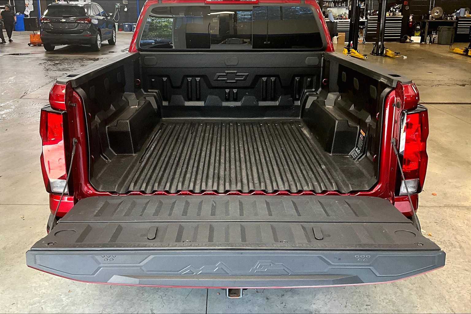 2023 Chevrolet Colorado 4WD LT - Photo 32