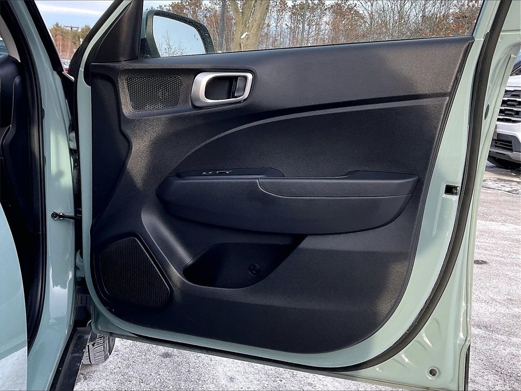 2025 Hyundai Venue SEL - Photo 11