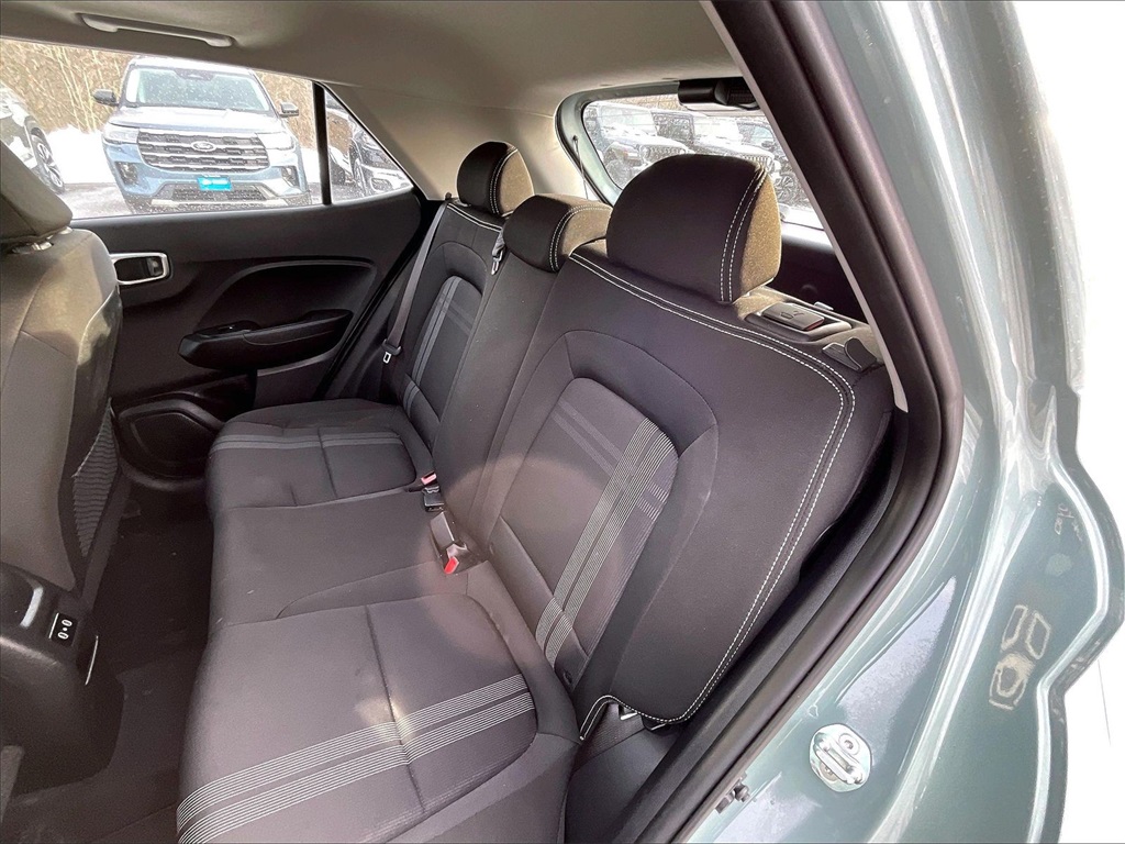 2025 Hyundai Venue SEL - Photo 14