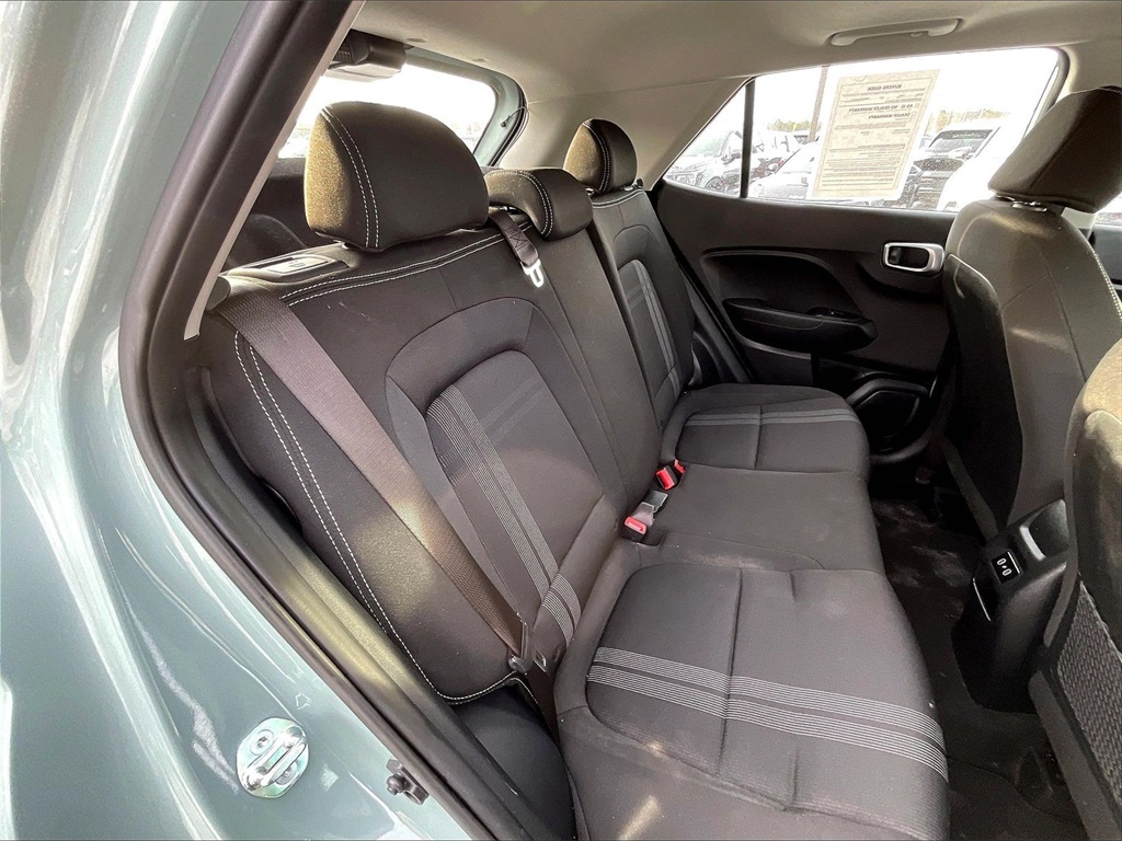 2025 Hyundai Venue SEL - Photo 15