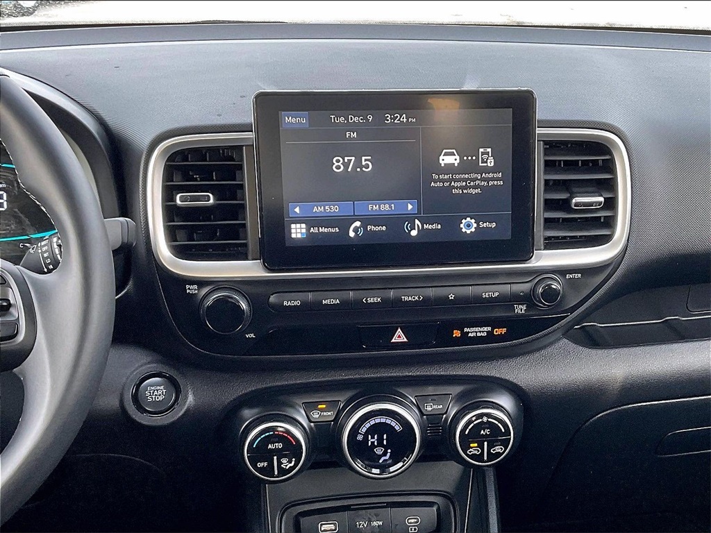 2025 Hyundai Venue SEL - Photo 17