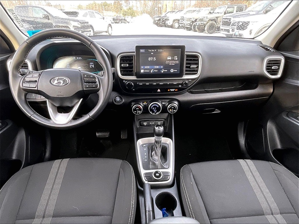 2025 Hyundai Venue SEL - Photo 20