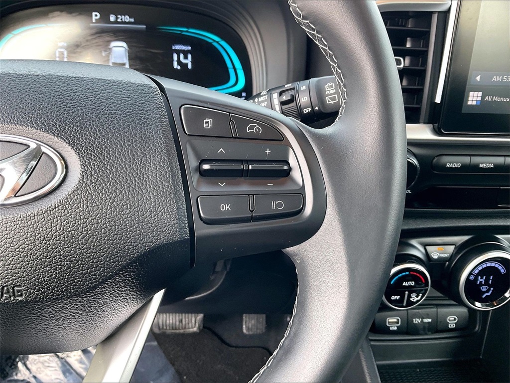 2025 Hyundai Venue SEL - Photo 23