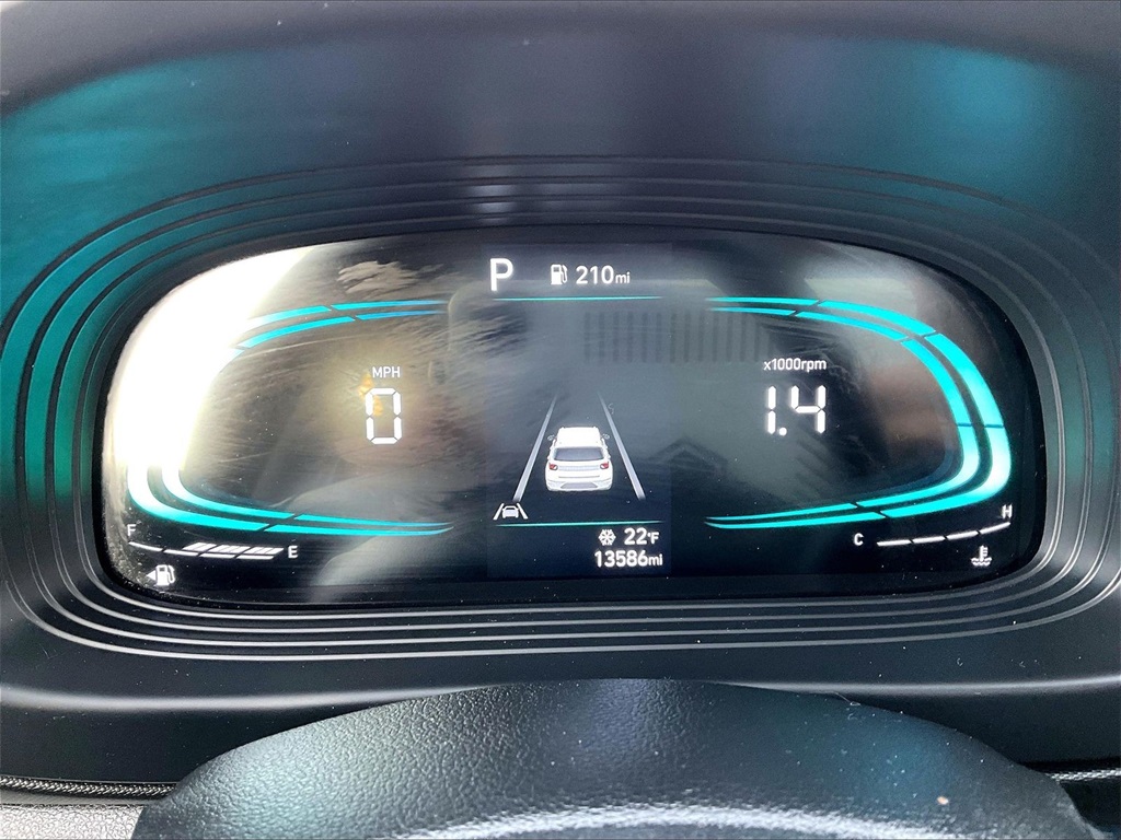 2025 Hyundai Venue SEL - Photo 24