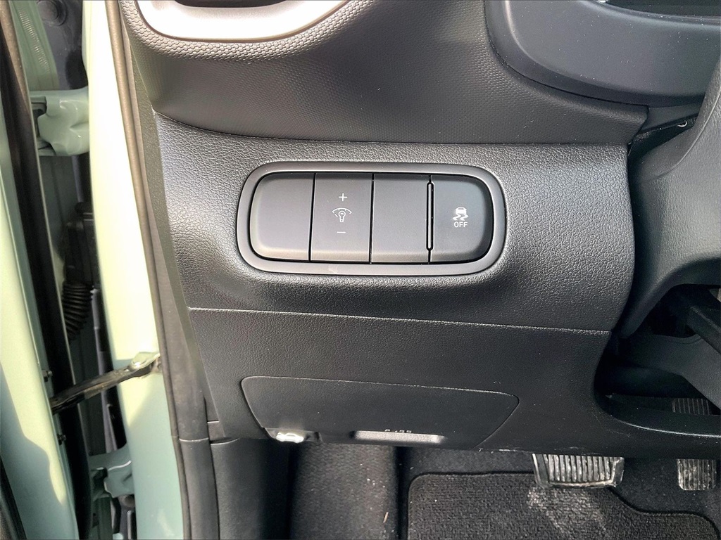 2025 Hyundai Venue SEL - Photo 26