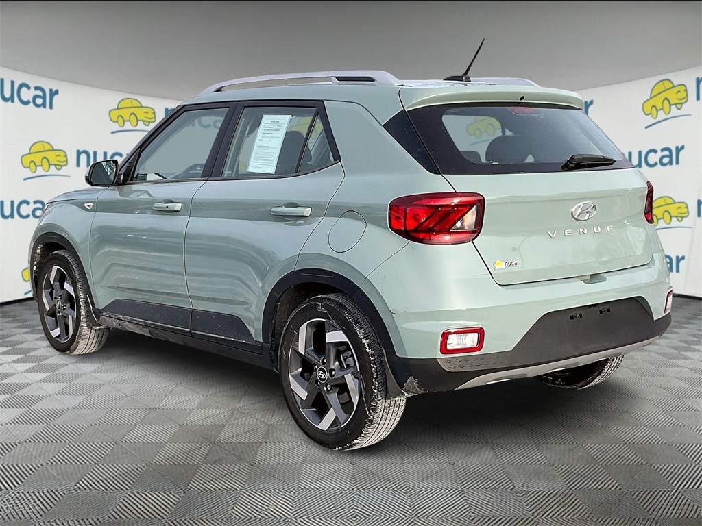 2025 Hyundai Venue SEL - Photo 4