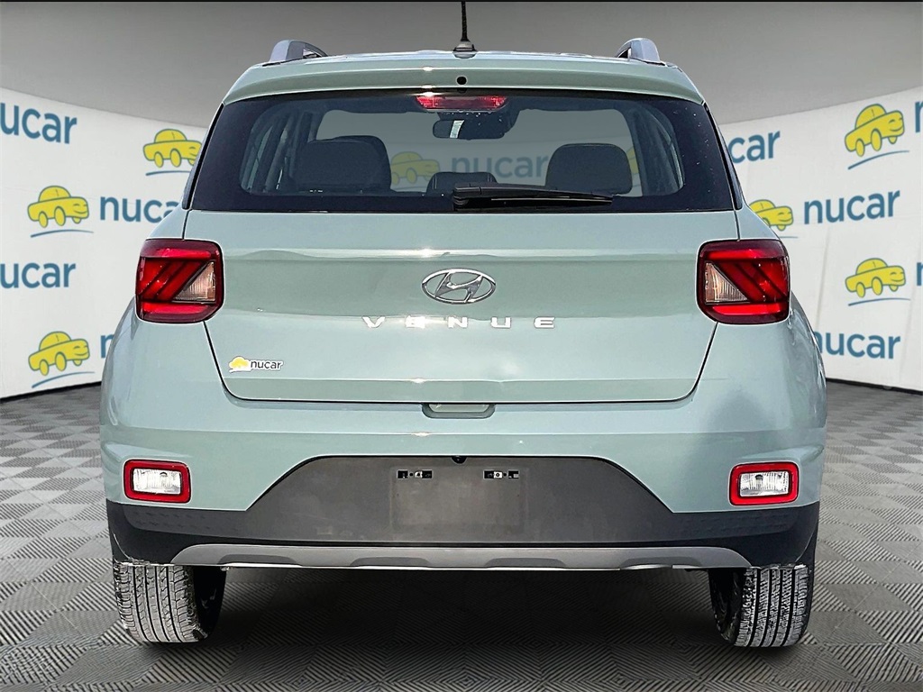 2025 Hyundai Venue SEL - Photo 5