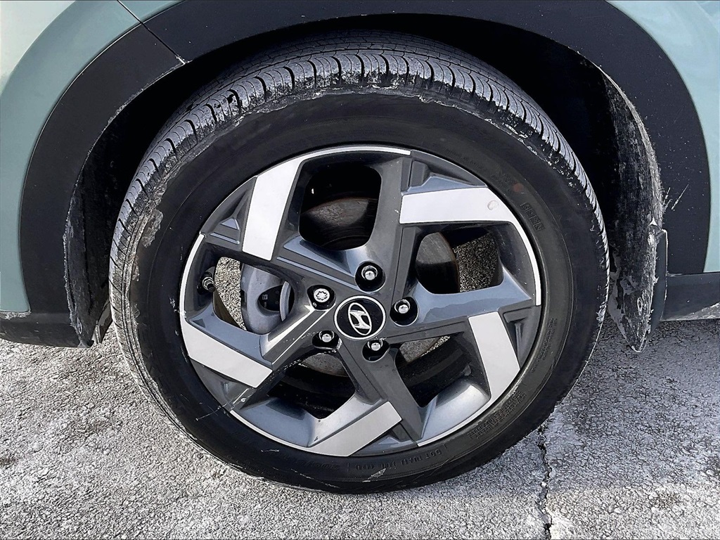 2025 Hyundai Venue SEL - Photo 7