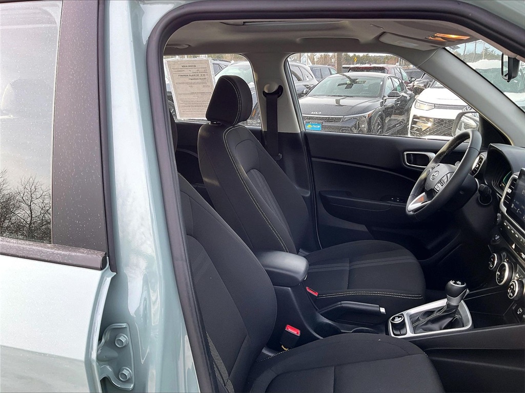 2025 Hyundai Venue SEL - Photo 10