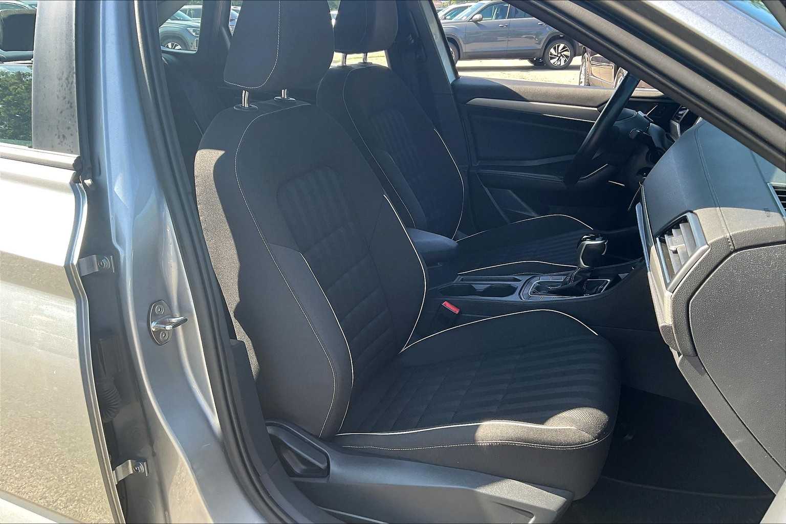 2022 Volkswagen Jetta Sport - Photo 11