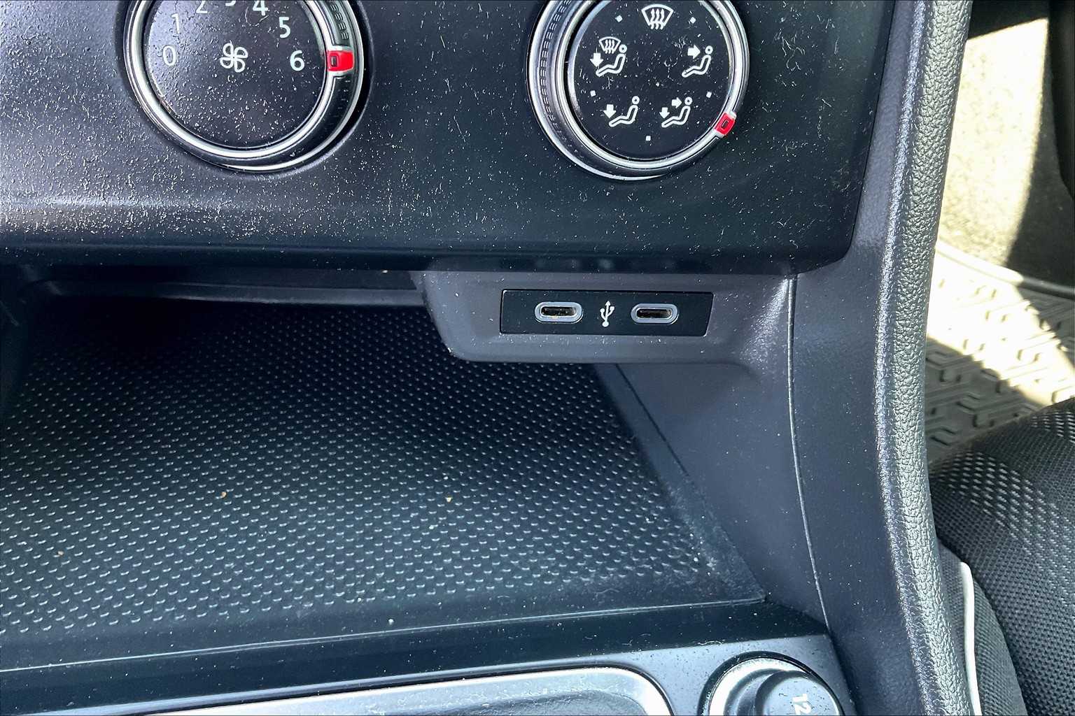 2022 Volkswagen Jetta Sport - Photo 25