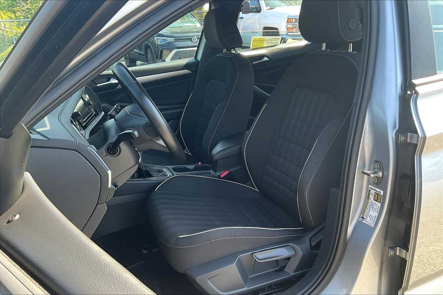 2022 Volkswagen Jetta Sport - Photo 10