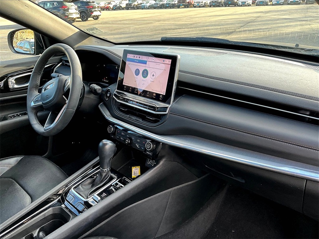 2023 Jeep Compass (Red) Edition - Photo 14