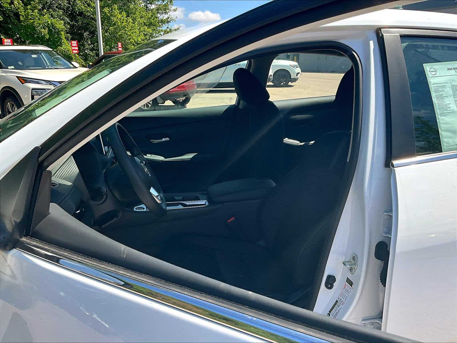 2025 Nissan Sentra SV - Photo 7
