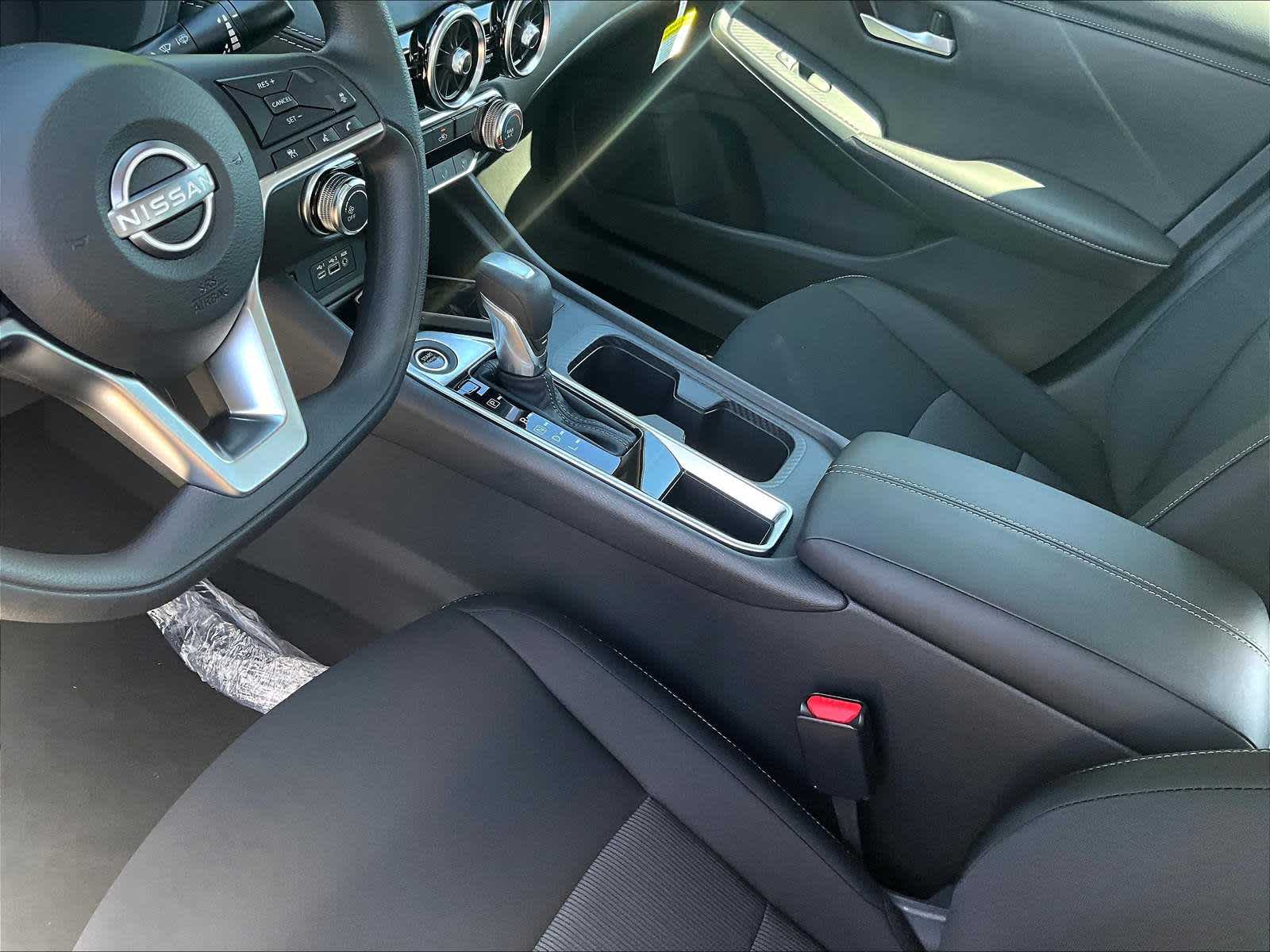 2025 Nissan Sentra SV - Photo 9