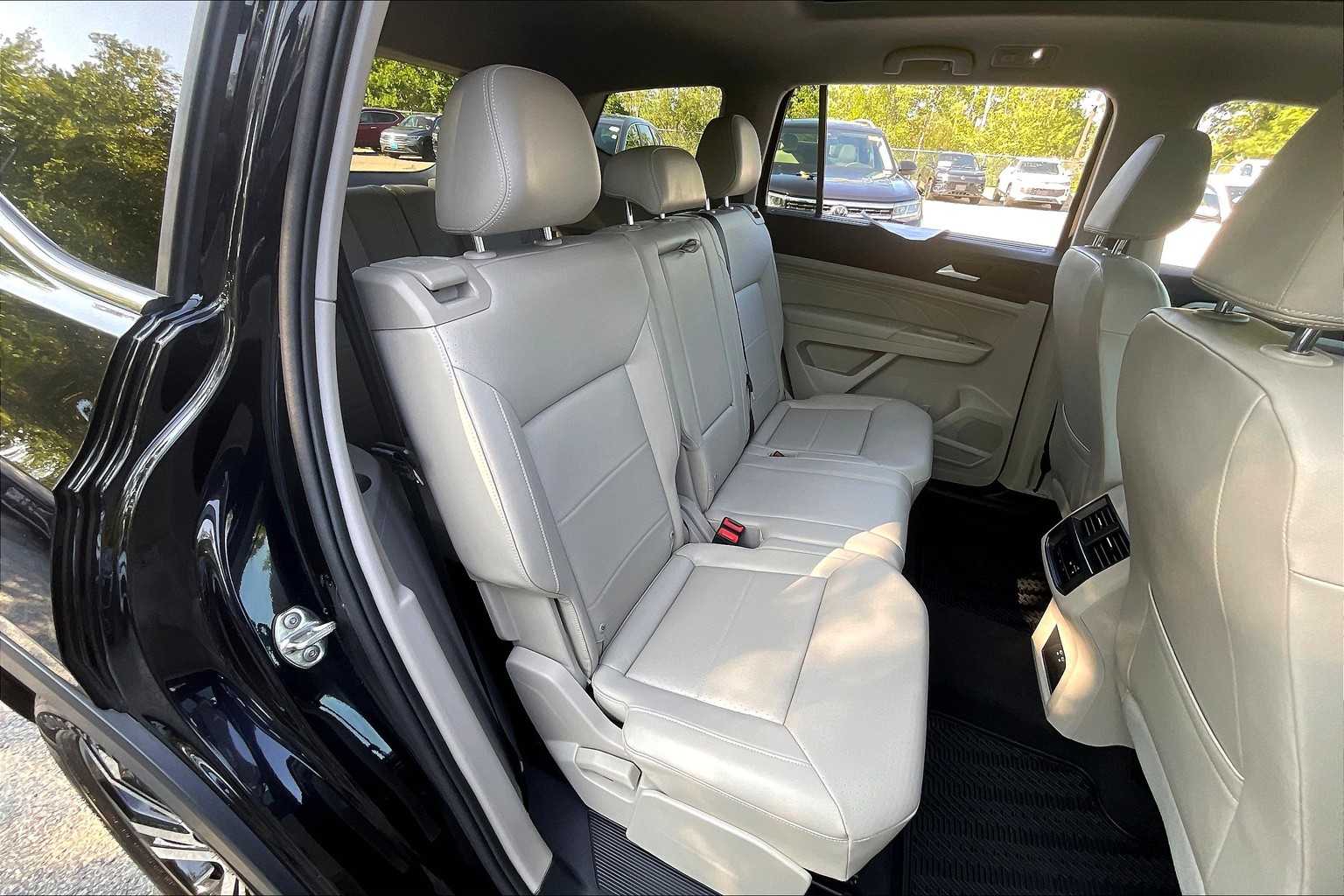 2023 Volkswagen Atlas 3.6L V6 SEL - Photo 16