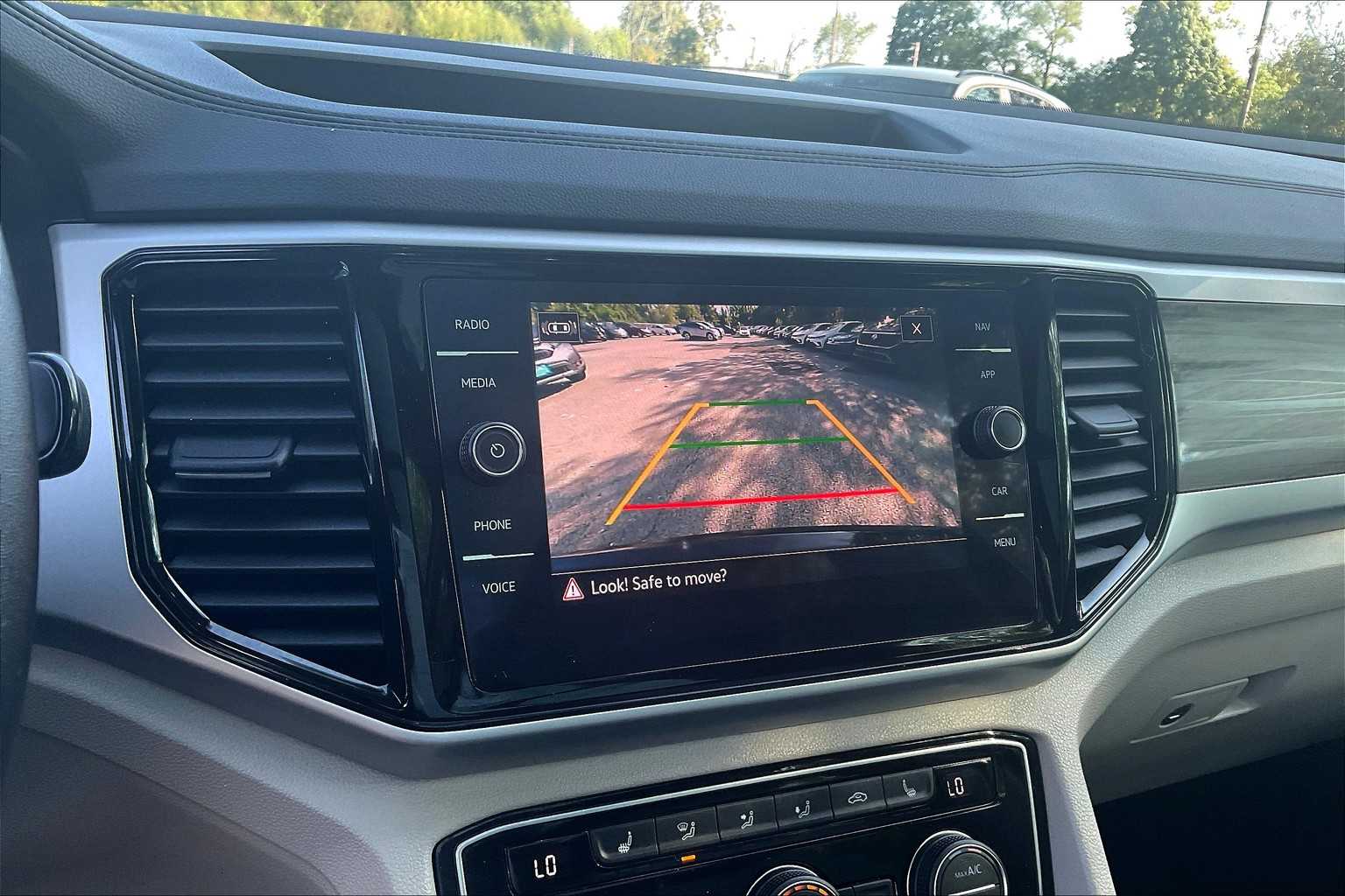 2023 Volkswagen Atlas 3.6L V6 SEL - Photo 20