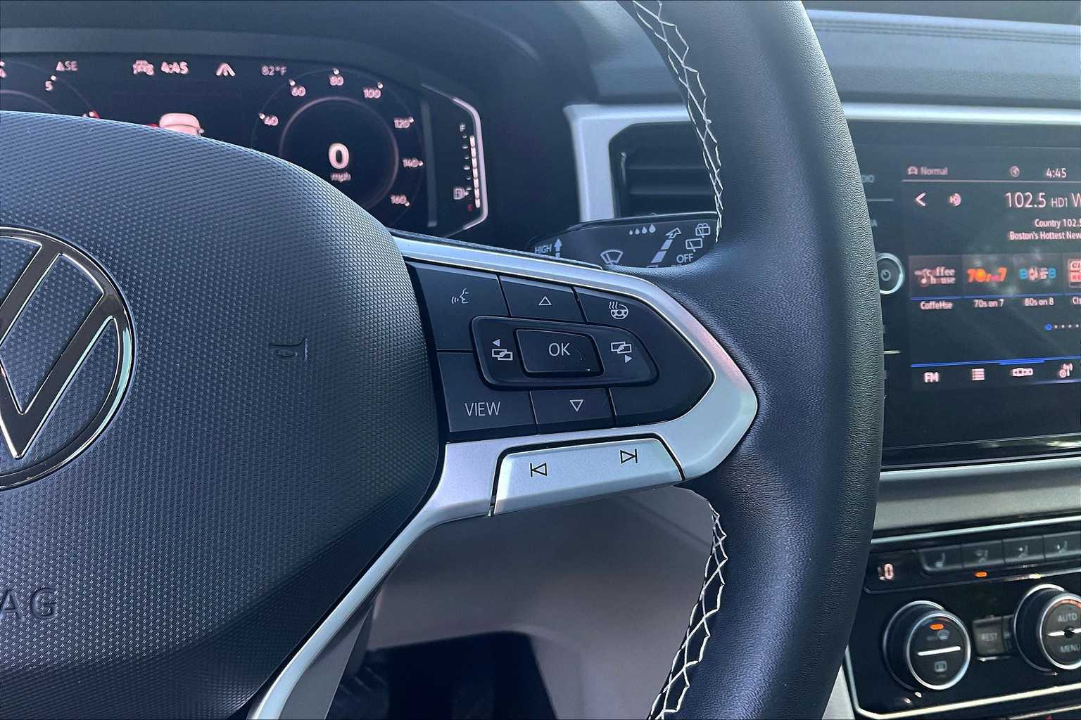 2023 Volkswagen Atlas 3.6L V6 SEL - Photo 25