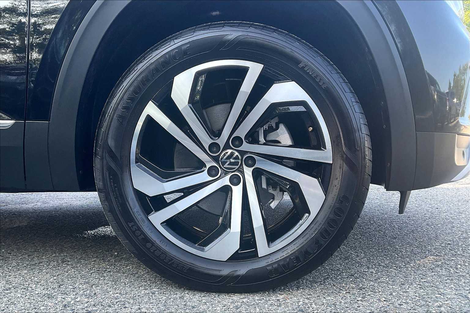 2023 Volkswagen Atlas 3.6L V6 SEL - Photo 7