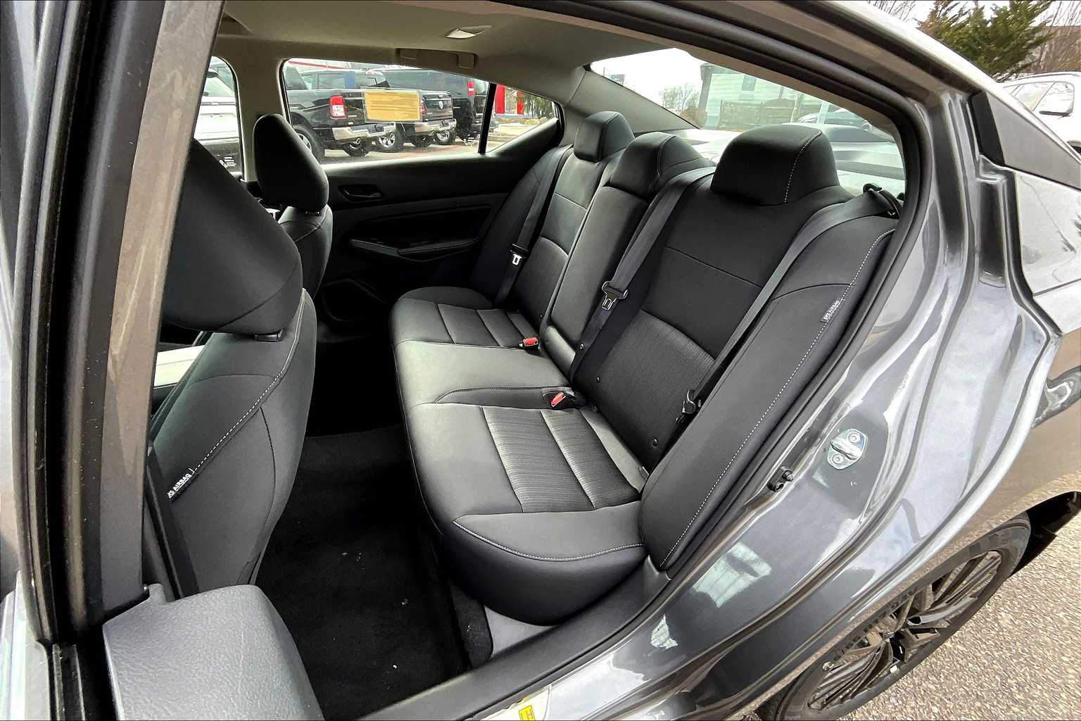 2025 Nissan Altima SV - Photo 15