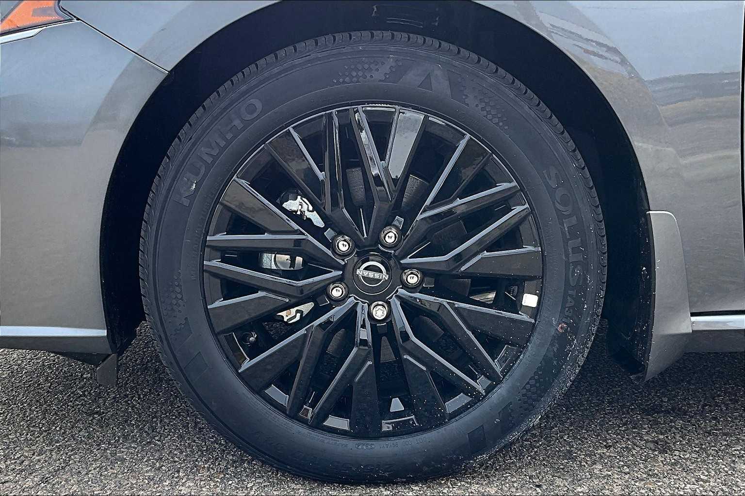 2025 Nissan Altima SV - Photo 8