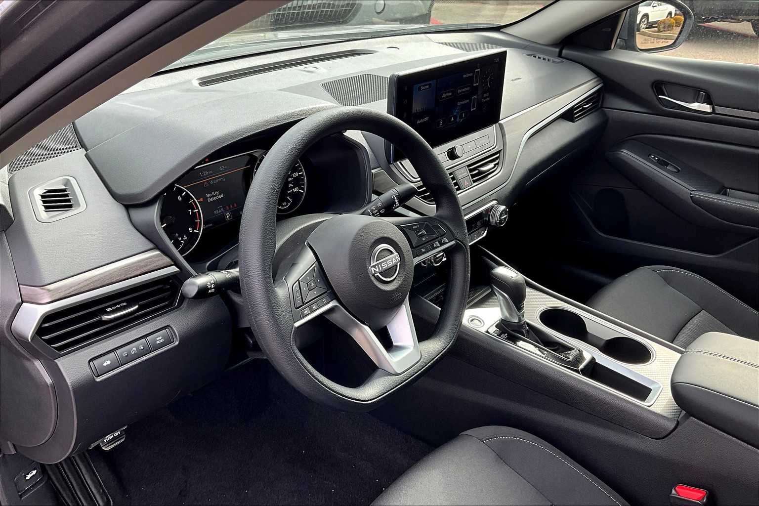 2025 Nissan Altima SV - Photo 9