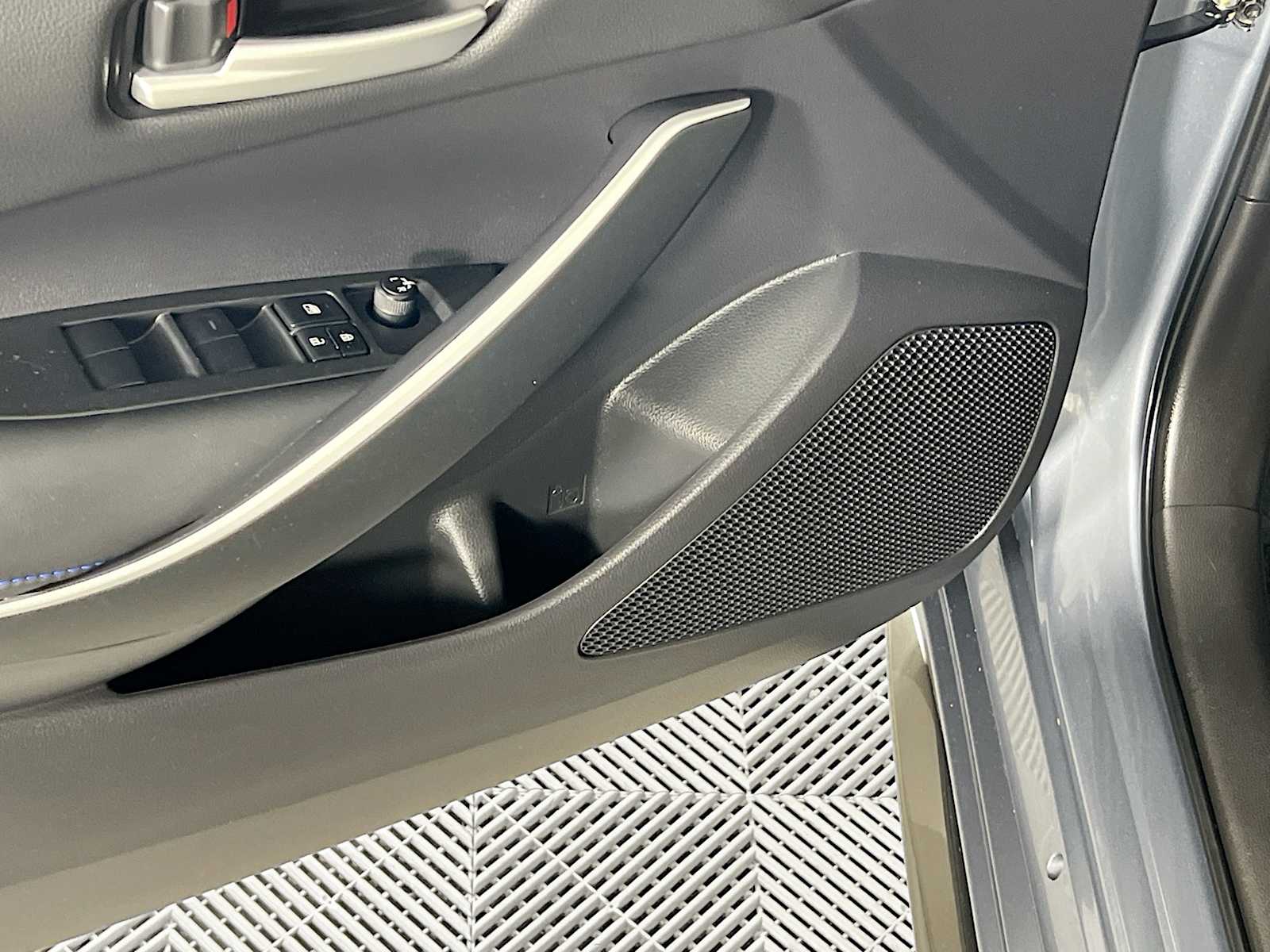 2022 Toyota Corolla SE - Photo 18